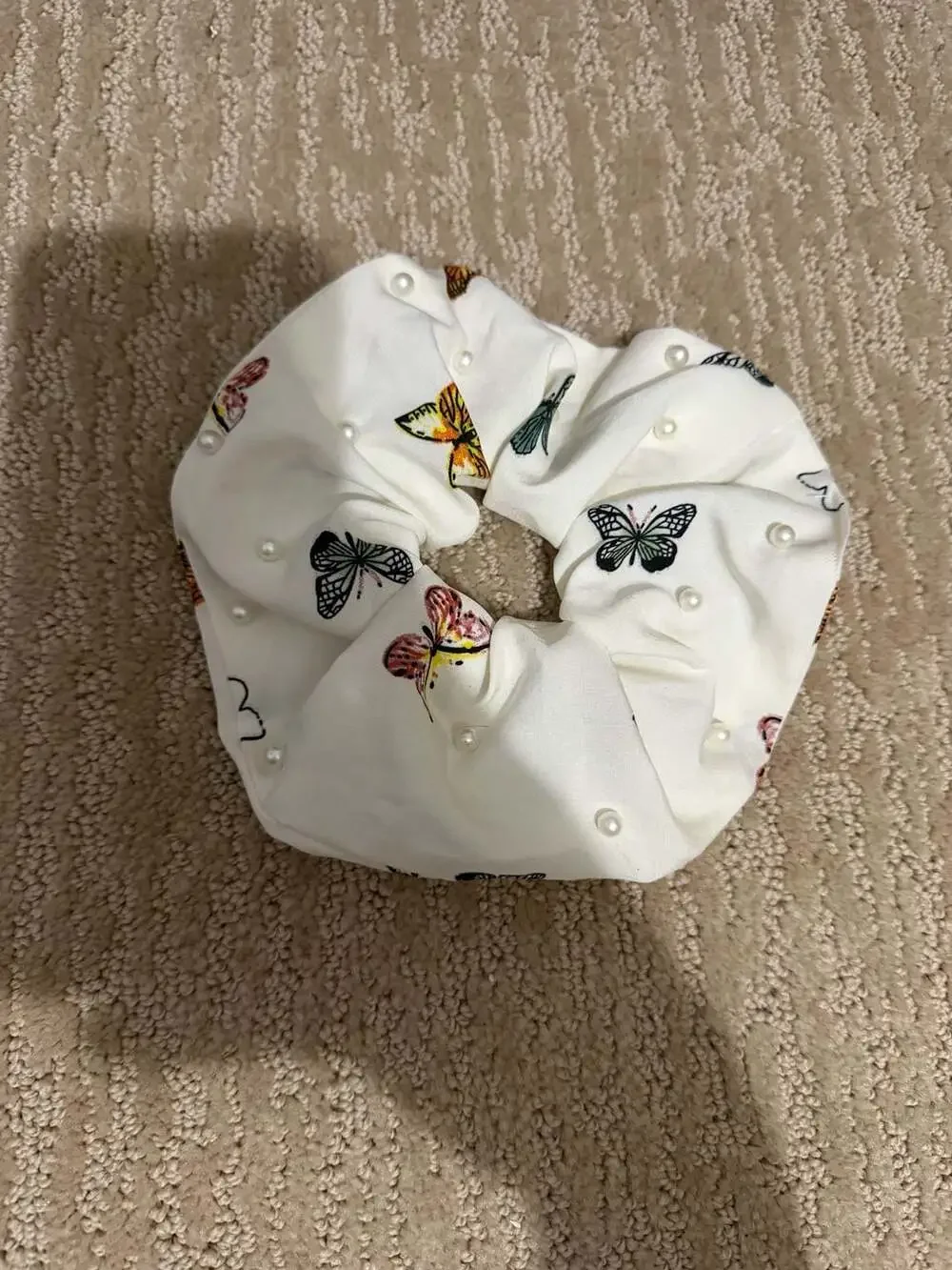 KAXI Butterfly Print Hair Scrunchie with Faux Pearl Embellishments